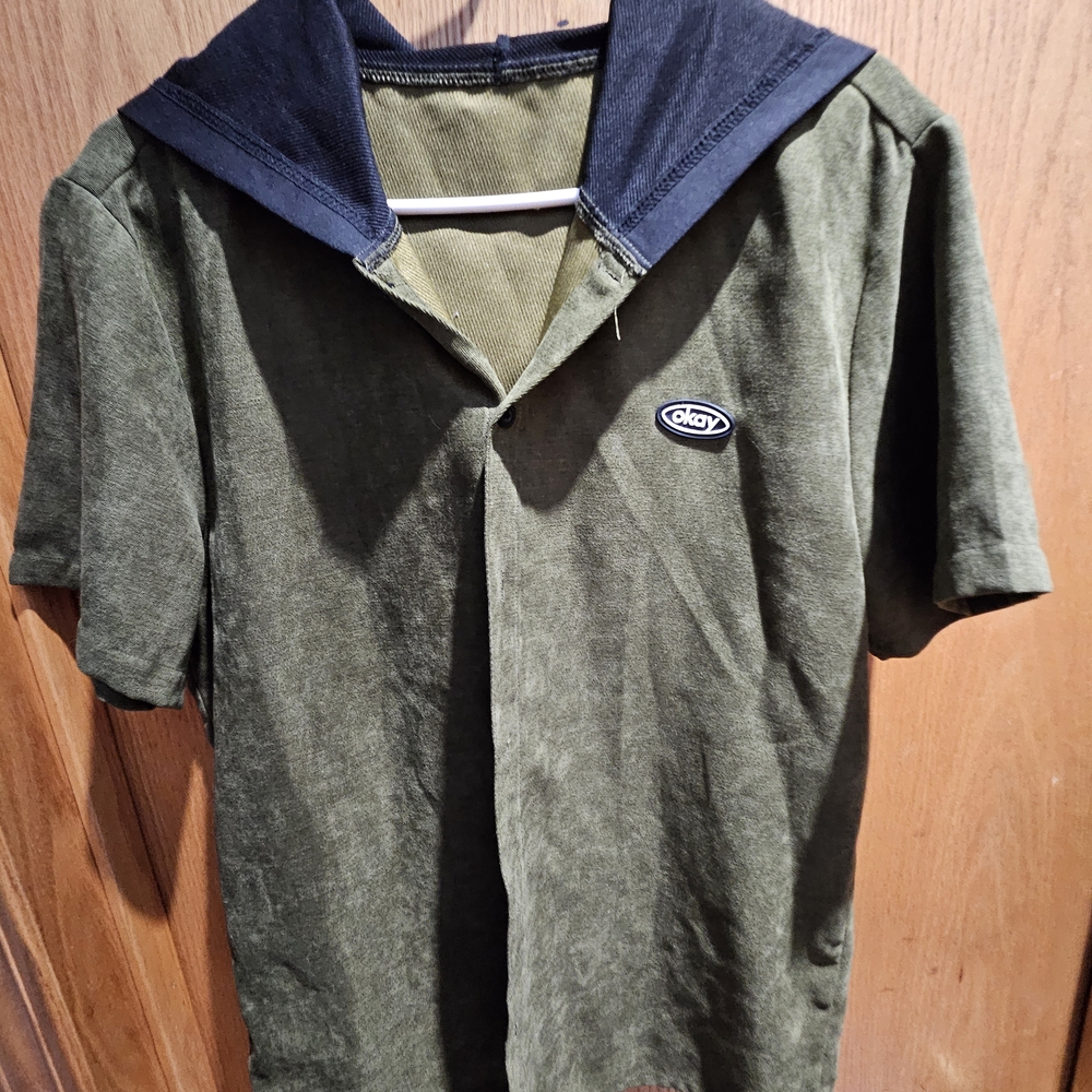 SHEIN Olive Green Polo with Navy Collar